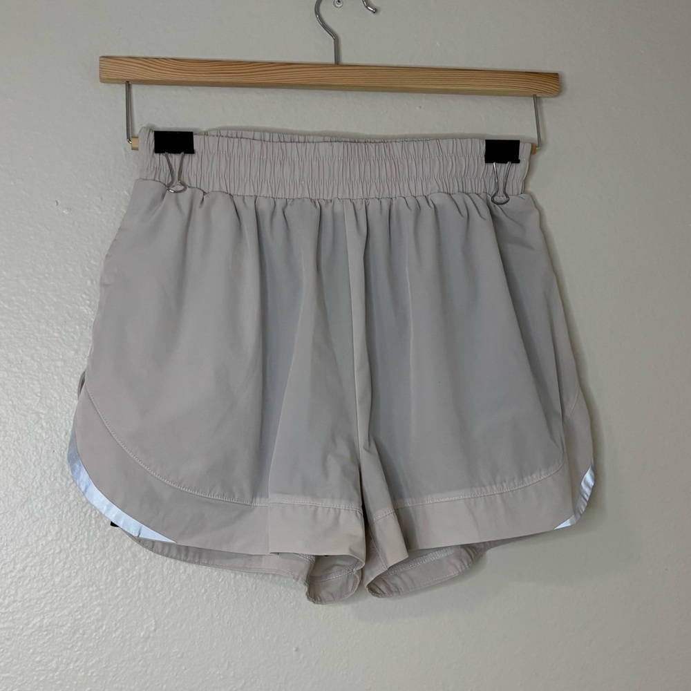 Alphalete Athletics Women Gray Stride Shorts Double Layered - Picture 9 of 10